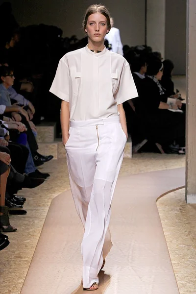 Look 17